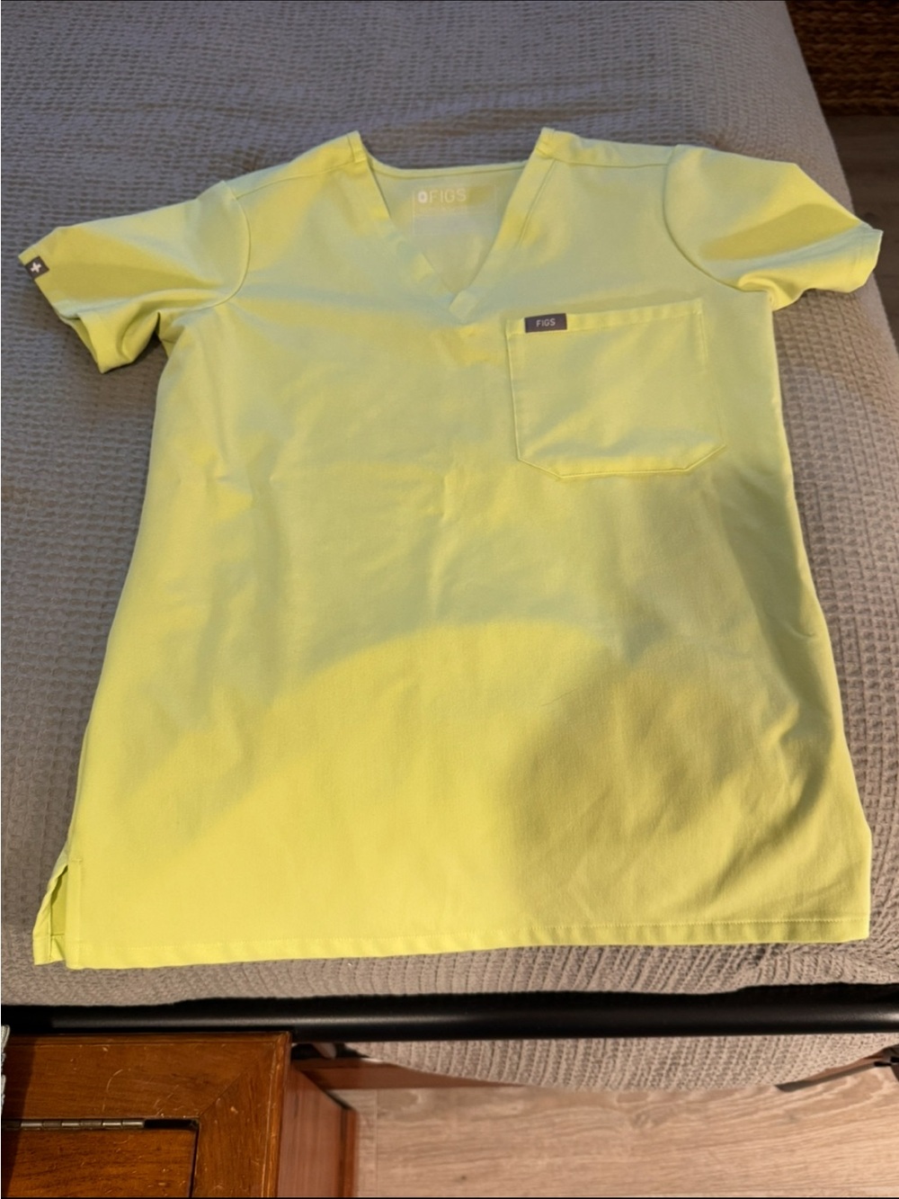 Figs Sea Mist Short-Sleeve V-Neck Pocket Top